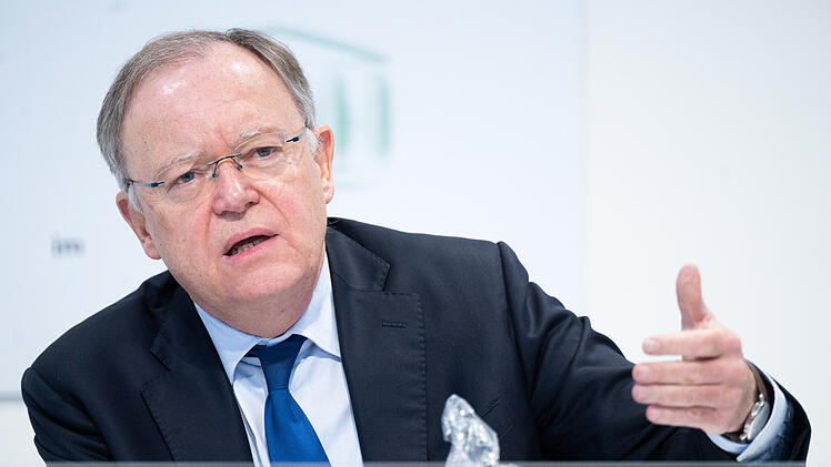 Stephan Weil, Ministerpräsident von Niedersachsen, fordert weitere Corona-Maßnahmen
