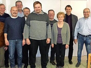 Die neue Vorstandsmannschaft des Gartenbauvereins Stadtsteinach; im Bild (von links) die beiden Ausschussmitglieder Rudolf Graß und Josef Dremer, Zweiter Vorsitzender Jürgen Schultheiß, Revisor Franz Schrepfer, Kreisfachberater Friedhelm Haun, Vorsitzender Andreas Dremer, Ausschussmitglied Reinhardt Titze, Schriftführerin Hermine Geier, Bürgermeister Roland Wolfrum, Ausschussmitglied Uwe Ehrhardt und Kassier Klaus Göldel Foto: Klaus-Peter Wulf
