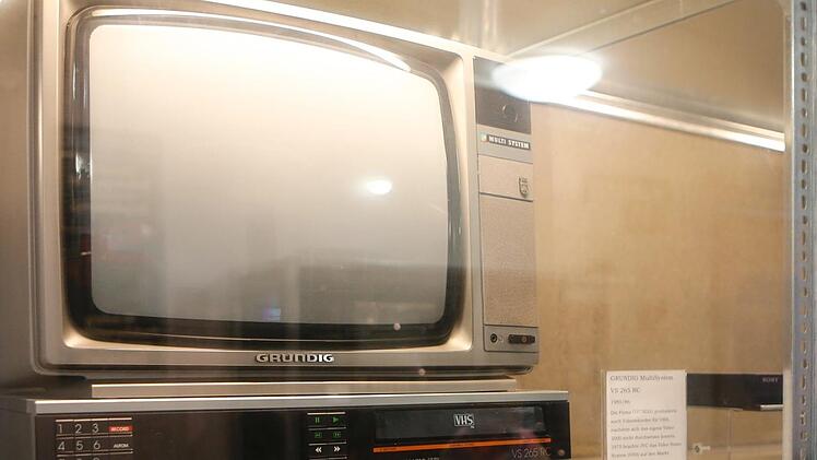 Ein VHS-Videorekorder  Foto: Ronald Rinklef