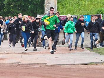 Rock im Park Besucher st&uuml;rmen den Platz vor der Centerstage. Fotos: News5 / Grundmann