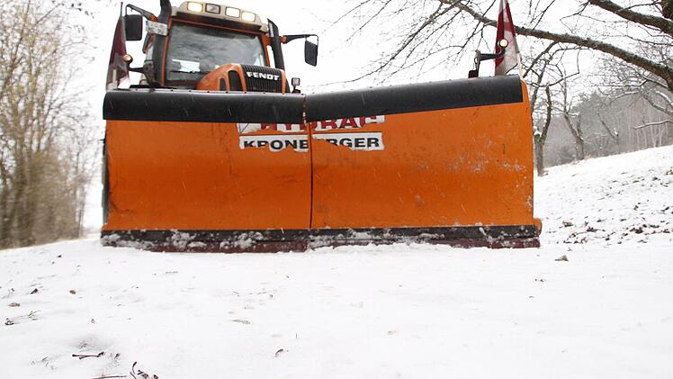 "Hier müssen wir auch räumen", sagt Kühn. "Das ist eine offizielle Straße:"