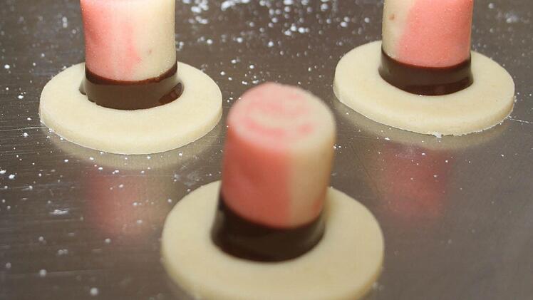 In der Bäckerei Groß werden zur Faschingszeit traditionelle Mohrenköpfe gebacken.  Foto: Sonja Adam