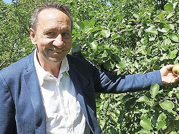 Norbert Gräbner in seinem Element: Alle, die ihm zu seinem 60. Geburtstag gratulieren wollen, haben am Dienstag von 10 bis 14 Uhr die Möglichkeit. Der Bürgermeister gibt einen Empfang in der Rodachtalhalle. Foto: Veronika Schadeck