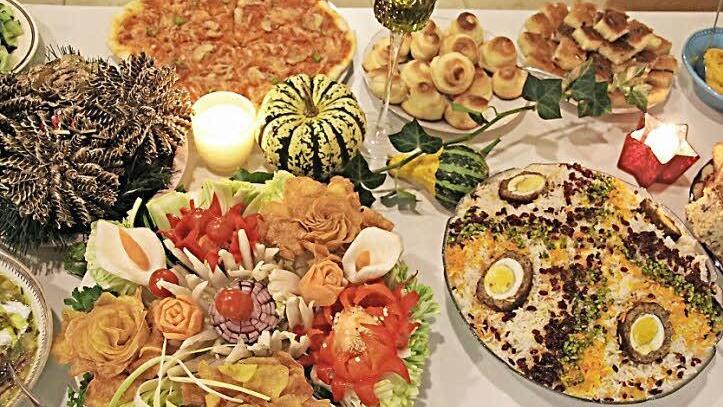 Das Buffet, das die Flüchtlinge vorbereitet hatten, schmeckte den Besuchern. Fotos: Helmut Will