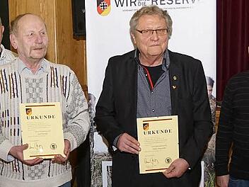 Das Foto zeigt von links den Kreisvorsitzenden Philipp Mohr, den Ersten Vorsitzenden der RK Bamberg, Hubert Baumann, die für 50 Jahre geehrten Karl Striegel und Dieter Neuwerth, den RK-Vorsitzenden der RK Zapfendorf, Anton Zellmann, sowie den ehemaligen Kreisorganisationsleiter Dieter Hummel.  Foto: Peter Vietze