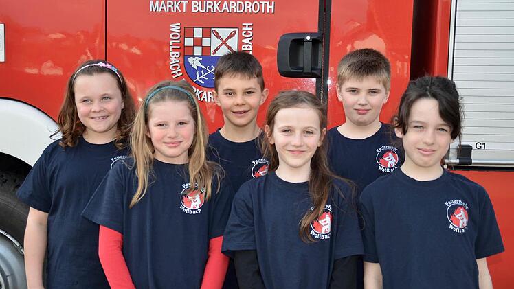 Das sind momentan die Jüngsten bei der Kinderfeuerwehr: von links Pia, Anny, Marlon, Amelie, Ben und Linda.Foto: Kathrin Kupka-Hahn