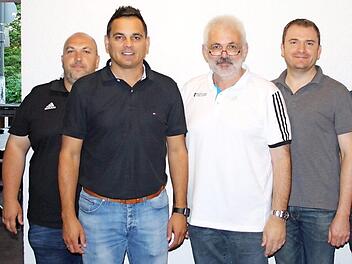 Christian Diller (Online-Beauftragter), Andreas Leffer (Sportgericht), Gerald Schwan (Bezirksspielleiter) und Michael V&ouml;lk (SR-Wesen; v.&nbsp;l.) sorgten f&uuml;r einen reibungslosen Ablauf der Tagung.  Foto: Gerd Fahner