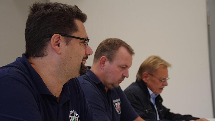 Von links: Stefan Wicklein, Christian Büttner (beide Feuerwehr Kronach) und Bürgermeister Wolfgang Beiergrößlein beim Pressegespräch. Foto: Marco Meißner