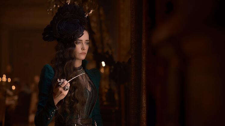 Im Kost&uuml;mdrama "Die drei Musketiere - D'Artagnan" (28. Dezember, 22.00 Uhr, ZDF) spielt Eva Green die mond&auml;n-verf&uuml;hrerische Lady de Winter.