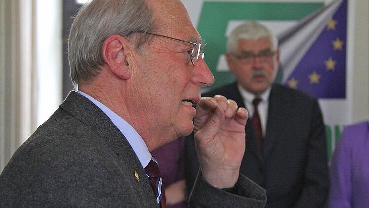 Dieter Galm moderierte durch die Ausstellungseröffnung.