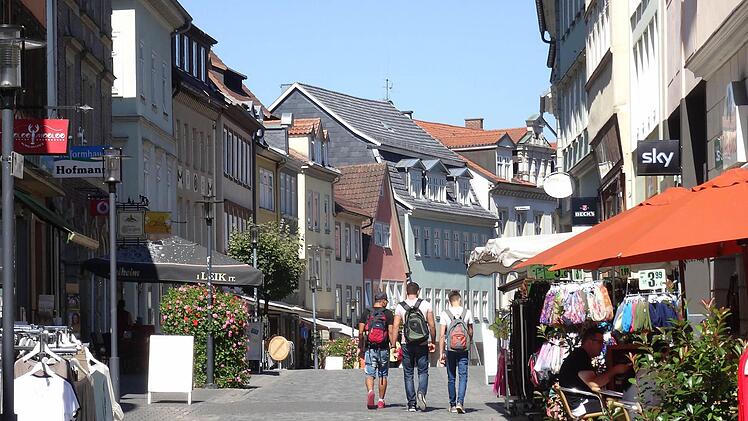Sommer-Impressionen aus Coburg: Blick in den Steinweg am frühen NachmittagFoto: Jochen Berger