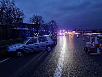 A73 bei Erlangen: Autofahrerin erleidet Unfall - und hat großes Glück mit ihren Ersthelfern
