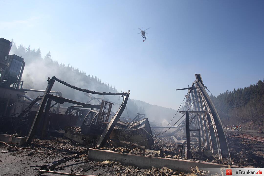 Verwüstung nach Sägewerk-Brand