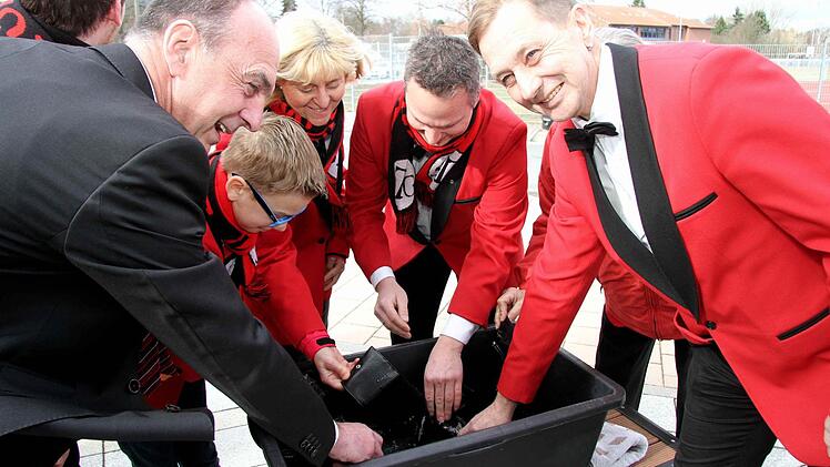 Impressionen von der Schlüsselübergabe im Weisendorfer Rathaus. Foto: Richard Sänger