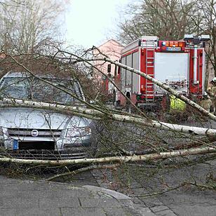 Sturm über Franken hinterlässt Schäden