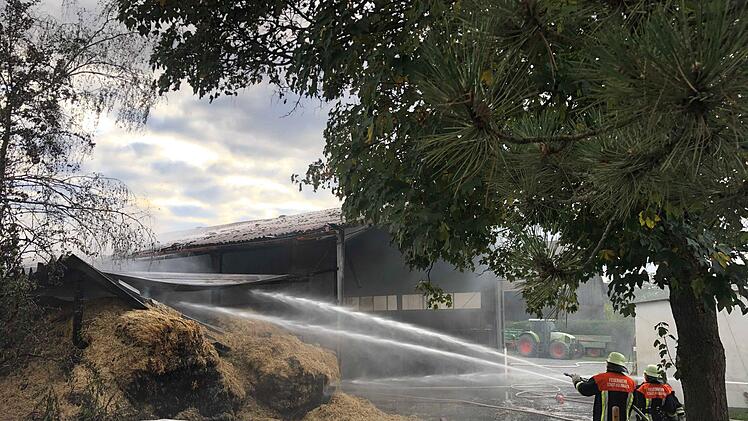 Feuer auf Bauernhof in Kulmbach: Die Feuerwehr war am Montag im Einsatz. Foto: NEWS5 / Merzbach