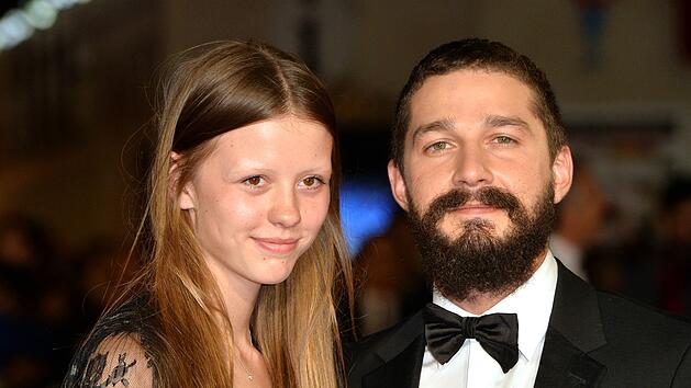 Alles aus bei Mia Goth und Shia LaBeouf: Die Schauspielerin hat die Scheidung eingereicht.