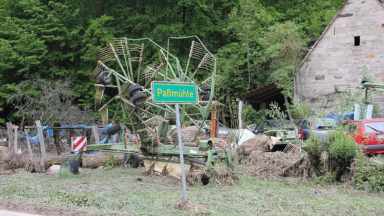 Die Paßmühle war am Dienstag noch ein Ort der Verwüstung.