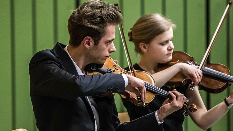 Impressionen vom Sinfoniekonzert der "Musikfreunde Neustadt".Foto: Jochen Berger