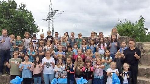 Erstmals nahm die Schule Neudrossenfeld in diesem Jahr am Rucksackprojekt der Hilfsorganisation mary's meals teil. Foto: privat