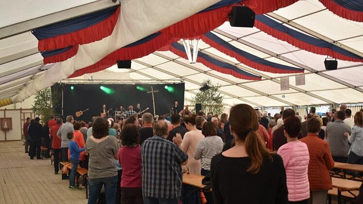 Landkreis Kitzingen: Beliebtes Weinfest beginnt am Freitag - "Yuhuu, die Weinfest-Saison startet am Wochenende"