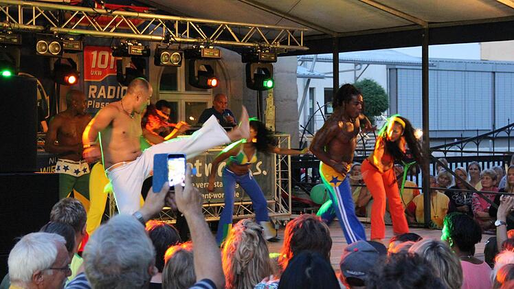 Der Capoeira ist eine Mischung aus Tanz und Kampfkunst Foto: Katharina Müller-Sanke