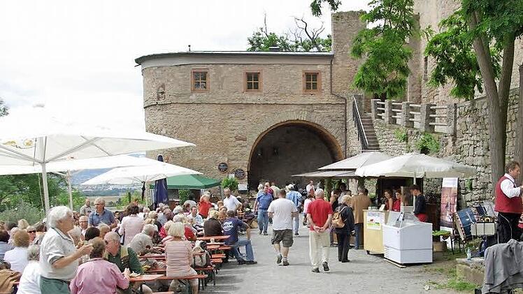 Die Trimburg ist ein beliebtes Ausflugsziel und Veranstaltungsgelände für Konzert und Theater.  Foto: Ehling/ Archiv