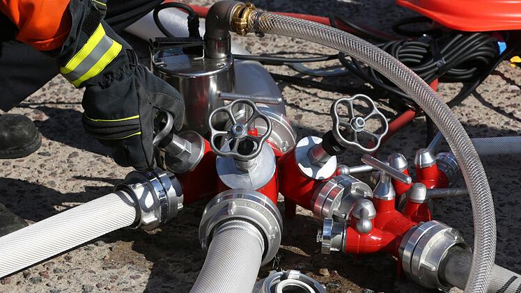 Sicherheit und Brandschutz spielen nach Auskunft des Geschäftsführers eine immer größere Rolle, um die Lieferfähigkeit des Werkes jederzeit aufrecht zu erhalten und zu garantieren. Foto: Bernd Wüstneck/dpa