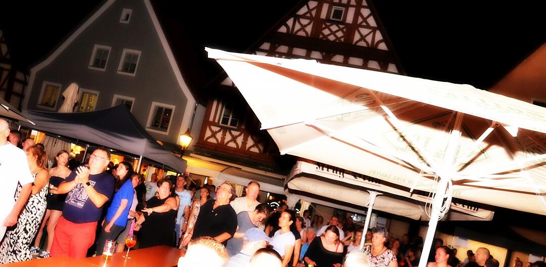 Auf dem Marktplatz Ebermannstadt wird gefeiert!