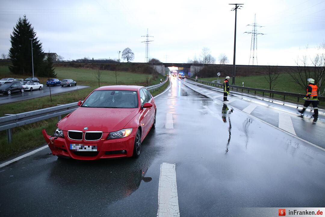Kollision mit Auto - Rollerfahrer nach Unfall bei Schwarzenbach gestorben