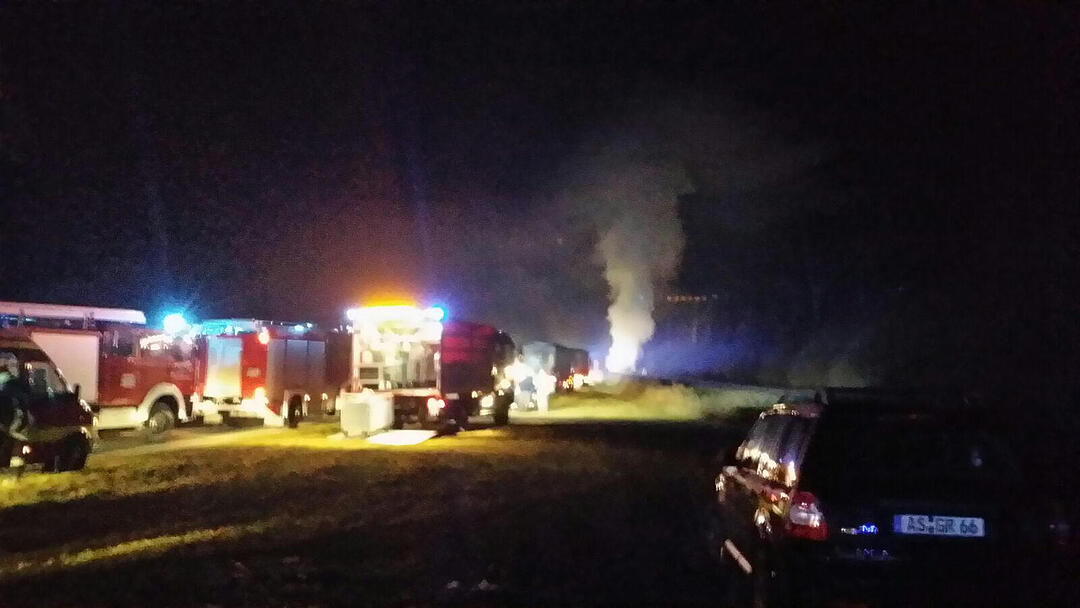 Erste Bilder: Schweres Zugunglueck in der Oberpfalz - Mindestens ein Toter