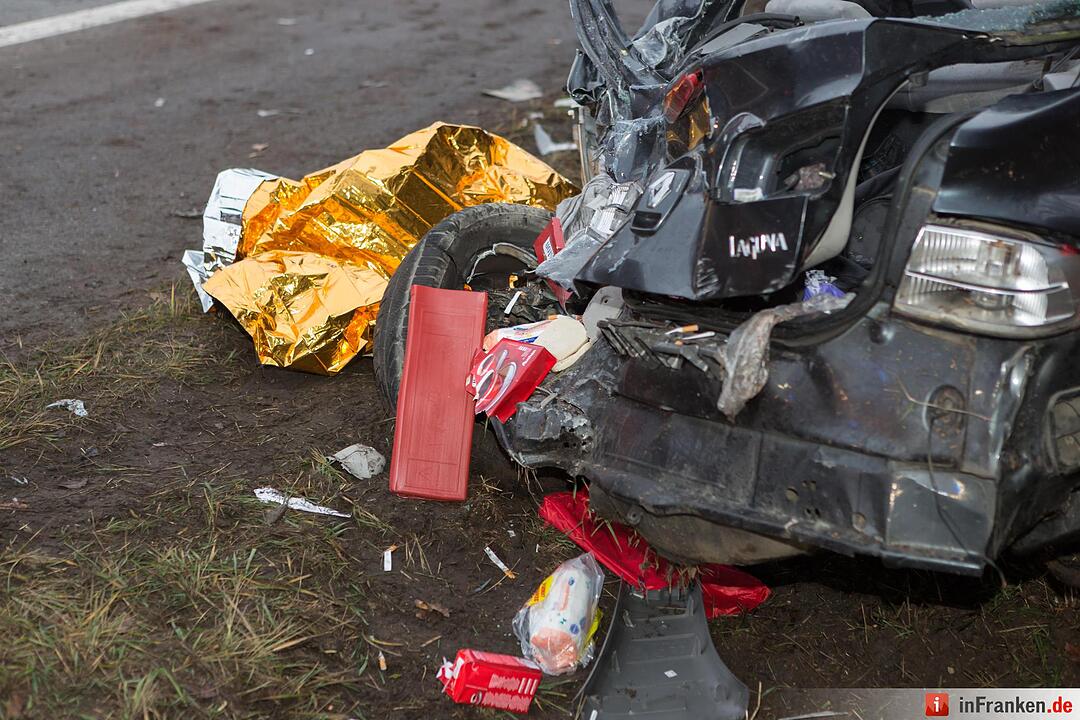 Zwei Schwerverletzte nach Unfall auf der A73