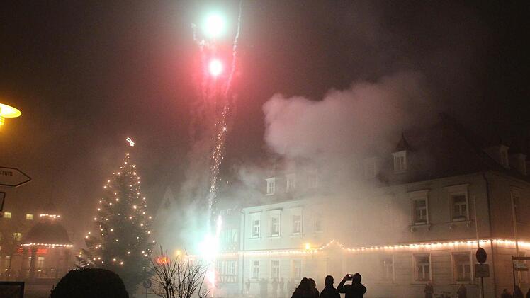 Man musste nahe ran, um vom Feuerwerk was zu sehen. Foto: Andreas Dorsch
