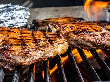 Minderwertiges Grillfleisch unter Marinade? Stiftung Warentest ging verbreiteter Sorge nach