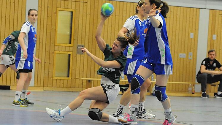 Szene aus dem Spiel der SG Garitz/Nüdlingen (grüne Trikots) gegen den ASV Dachau. Foto: Hopf