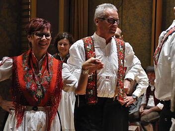 Die Volkstanzgruppe Weisbach zeigte fränkische Rund- und Figurentänze.  Fotos: Peter Klopf