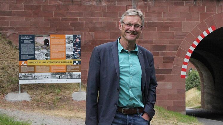 Ein Herzensprojekt: Als Ruheständler kann sich Bürgermeister Wilhelm Friedrich vorstellen, Führungen an der unvollendeten Autobahn "Strecke 46" zu halten. Foto: Ulrike Müller