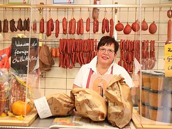 Die Tage, an denen Sabine Klöffel die Kunden bedient, sind gezählt. Am 24. Dezember ist der letzte reguläre Verkaufstag. Zum 31. Dezember schließt die Traditionsmetzgerei am Marktplatz.