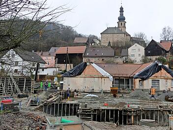 Die Arbeiten auf der Baustelle des neuen Kindergartens sind etwa zwei Wochen in Verzug.