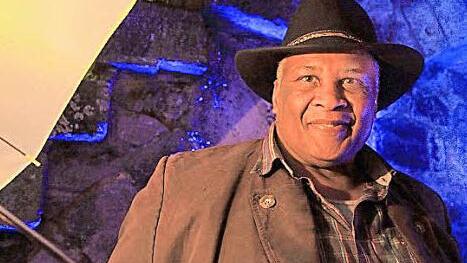 Tony Bulluck singt in Stadtsteinach Foto: Michael H&uuml;ttner