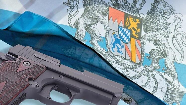 Im Landkreis  Haßberge   sind  rund 20  mutmaßliche  "Reichsbürger" bekannt - hier  die Flagge    der Gruppierung "Bundesstaat Bayern".  In ganz Bayern  besitzen  sie ob ihrer  staatsfeindlichen  Einstellung, so  die Behörden,  nicht mehr die notwendige Zuverlässigkeit für eine waffenrechtliche Erlaubnis. Grafik: Klaus Heim / Foto: M. Balk, dpa