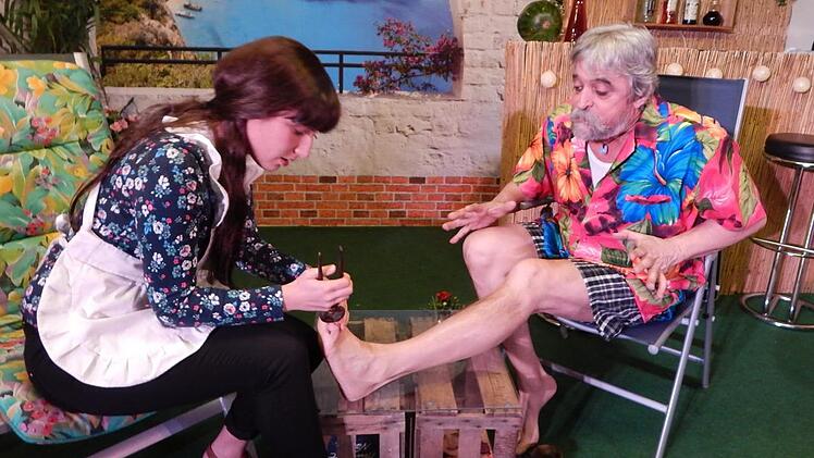 Die besondere         Fu&szlig;pflege: Ute Hirschmann und Eberhard Einwag. Foto: Horst Wunner