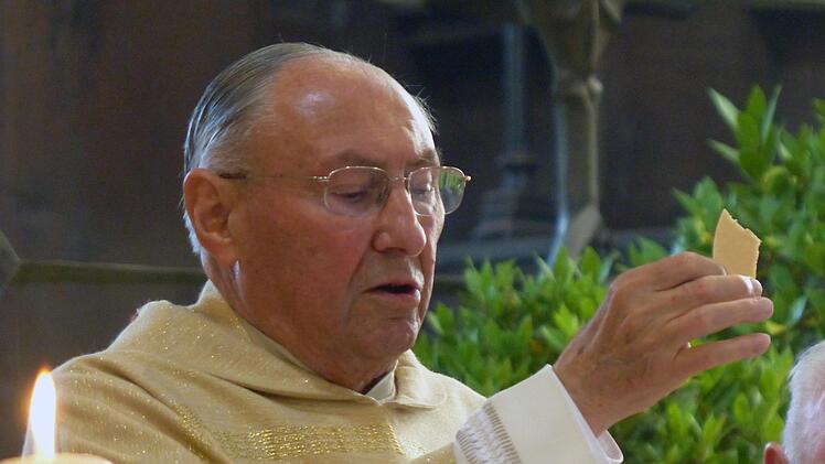 Prälat Wich bei der Feier seines 60. Priesterjubiläums. Foto: Pressestelle/Bärbel Meister