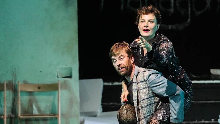 Die Oper "Aufstieg und Fall der Stadt Mahagonny" von Bert Brecht und Kurt Weill feierte Premiere am Landestheater Coburg. Regie führte Konstanze Lauterbach.Foto: Henning Rosenbusch