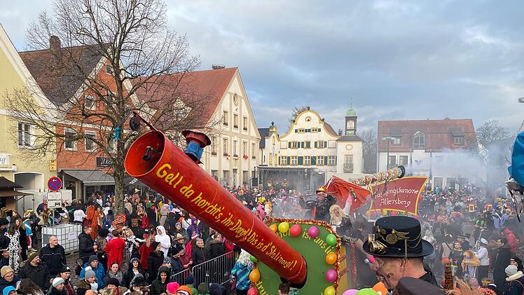 Allersberger Faschingsumzug 2023 mit 20.000 Besuchern