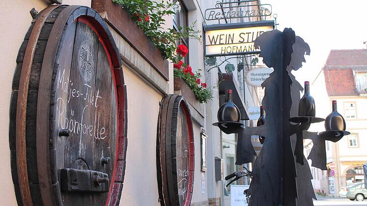 ... wo die Gäste der Weinstube Hofmann schon auf die süße Spezialität warten. Foto: Benedikt Borst