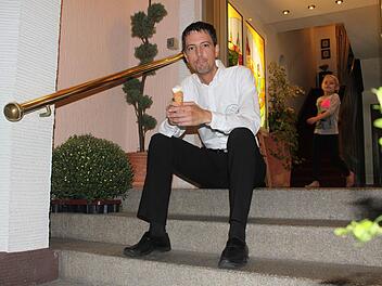 Luigi Toffoli arbeitet in Lichtenfels im elterlichen Eiscafé. Foto: Markus Häggberg