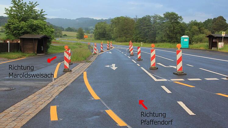 Das "Malheur" ist nach Aussage der Polizei behoben. Die weißen Richtungspfeile, die hier noch entgegen der Fahrspur zu sehen sind, sind "durchgeixt."  Foto: Helmut Will