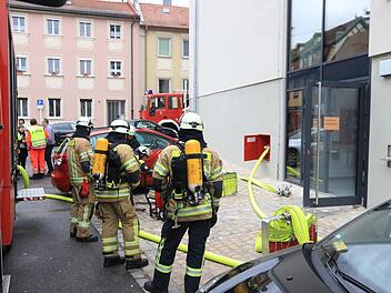 Ein Chemieexperiment am Clavius-Gymnasium sorgte am Freitagmittag für einen Feuerwehreinsatz. Foto: NEWS5/Merzbach