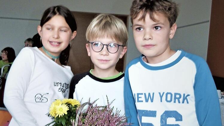 Sofia-Marie Weiß, Max Täuber und Niklas Vogel von dem Schülerhort Thurnau waren vom Wetttbewerb begeistert.  Foto: Werner Reißaus